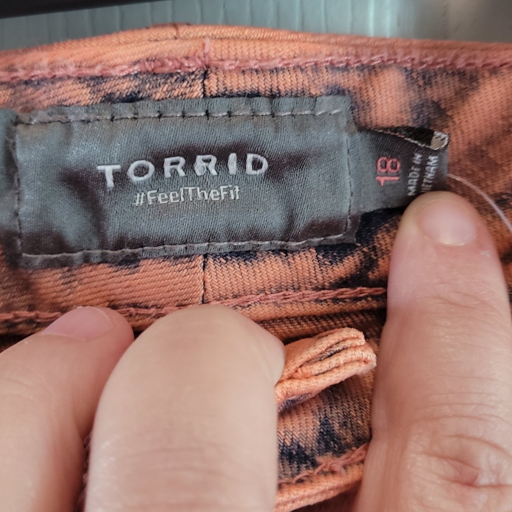 Torrid Women's Coral Jean Shorts - Picture 3 of 4